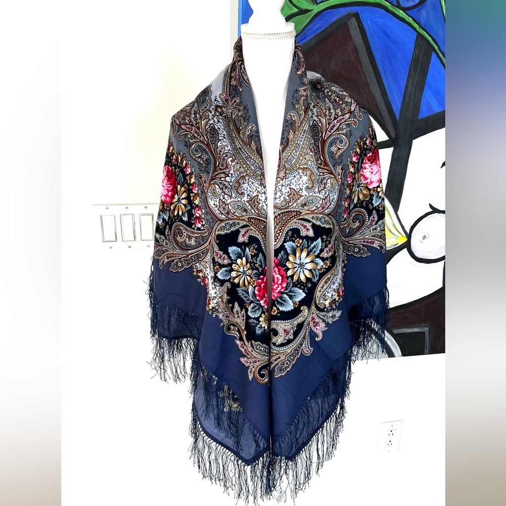 DESIGNER SCARF Butterfly's Dream
wool printed with silk fringe